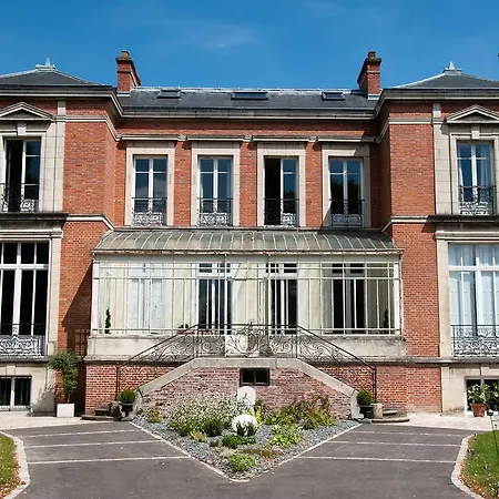 Maison M * Труа